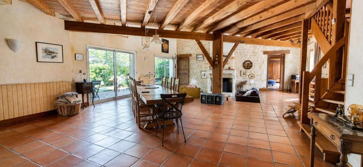 Maison 363 m² à Auge  - photo 4