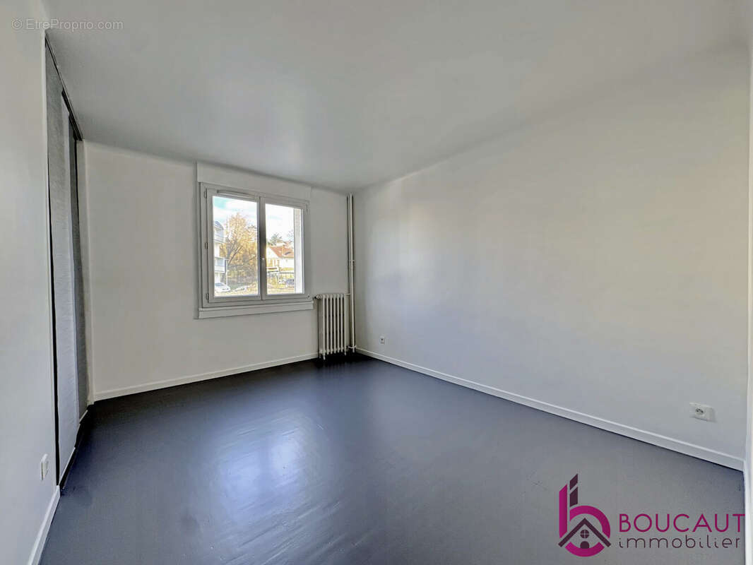 Appartement à LE PLESSIS-ROBINSON