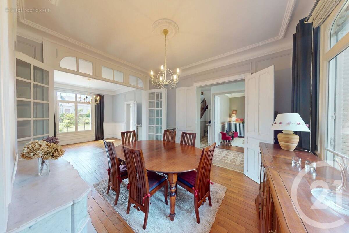 Maison à SAINT-QUENTIN