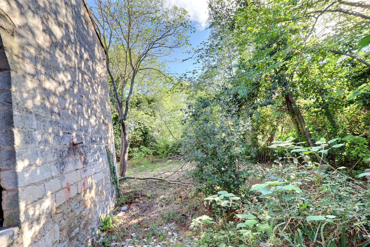 Maison à SAINT-BAUZILLE-DE-MONTMEL