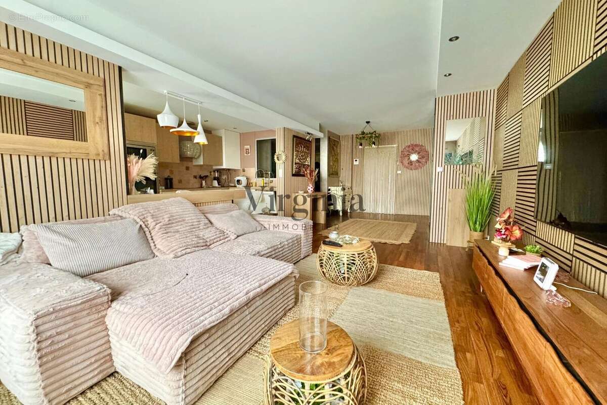 Appartement à CHARENTON-LE-PONT