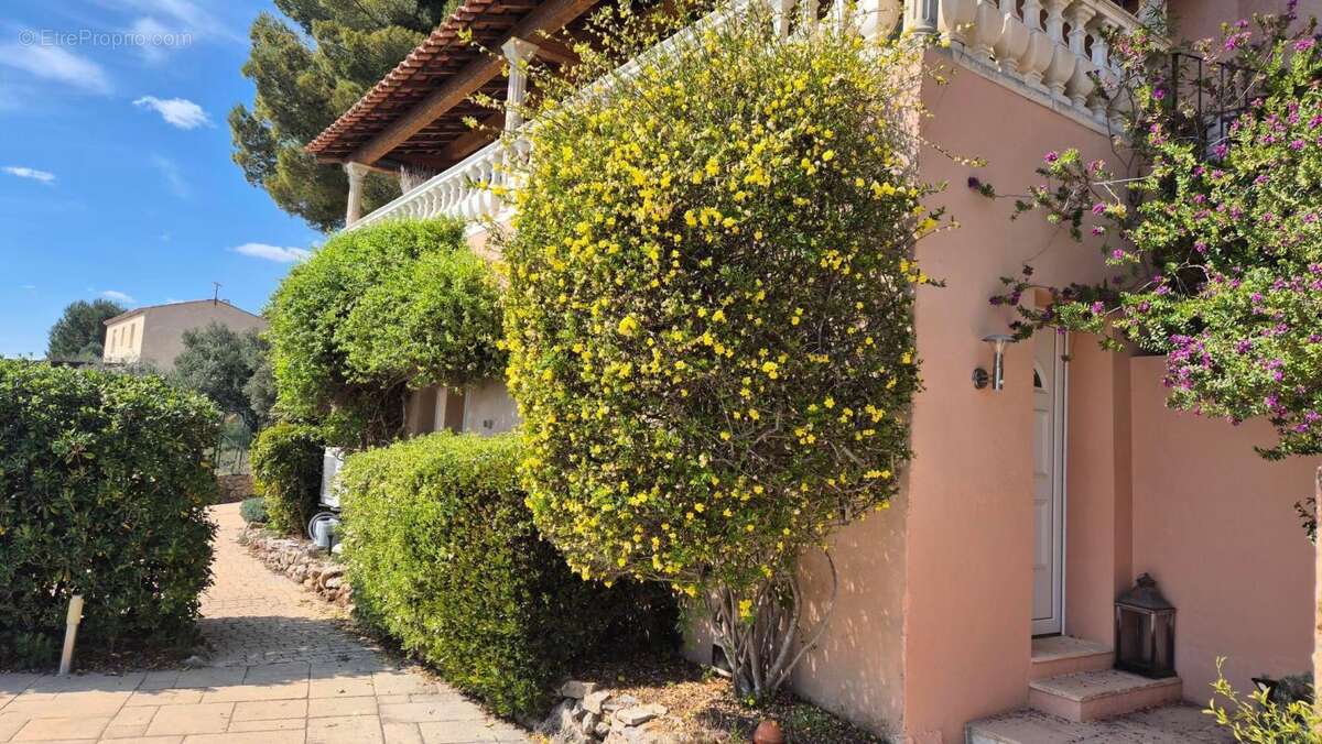 Maison de charme avec vue dominante, studio indépendant, piscine et garage - photo 22