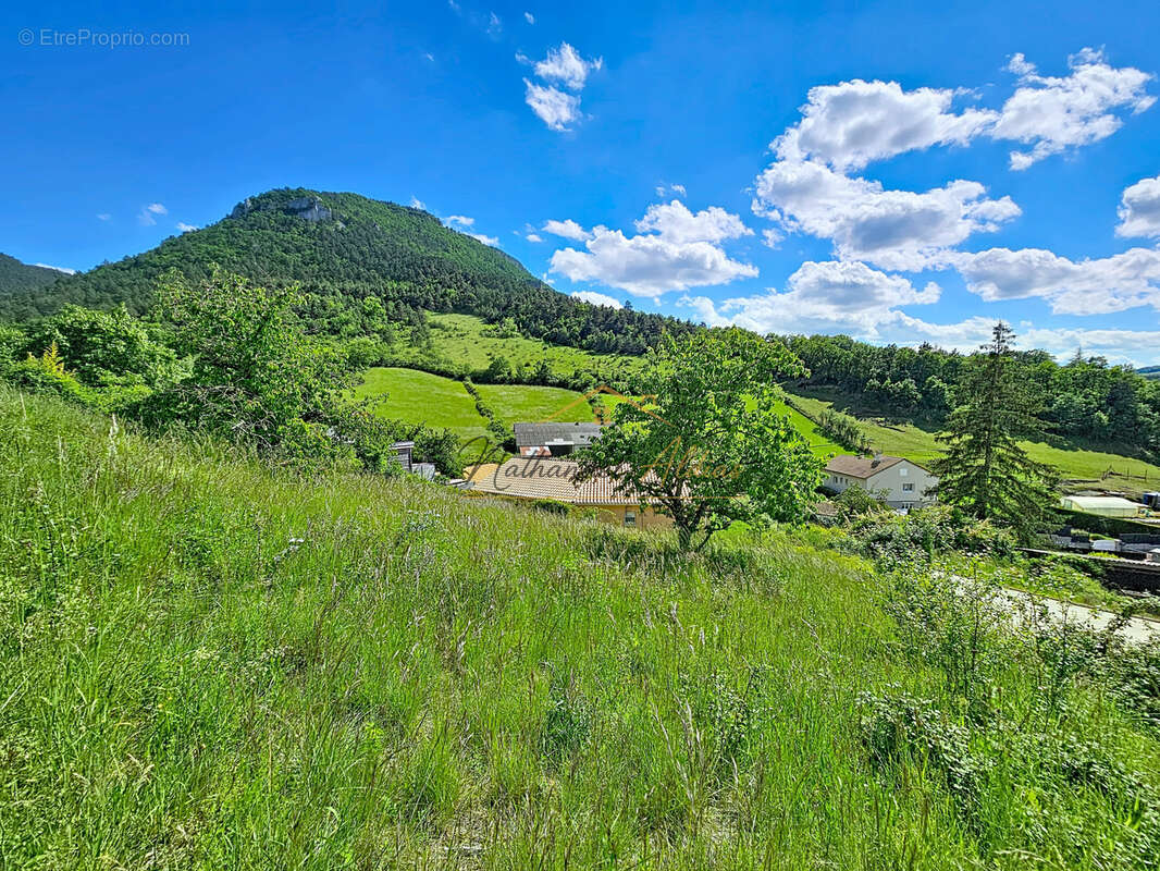 Terrain à LA CRESSE