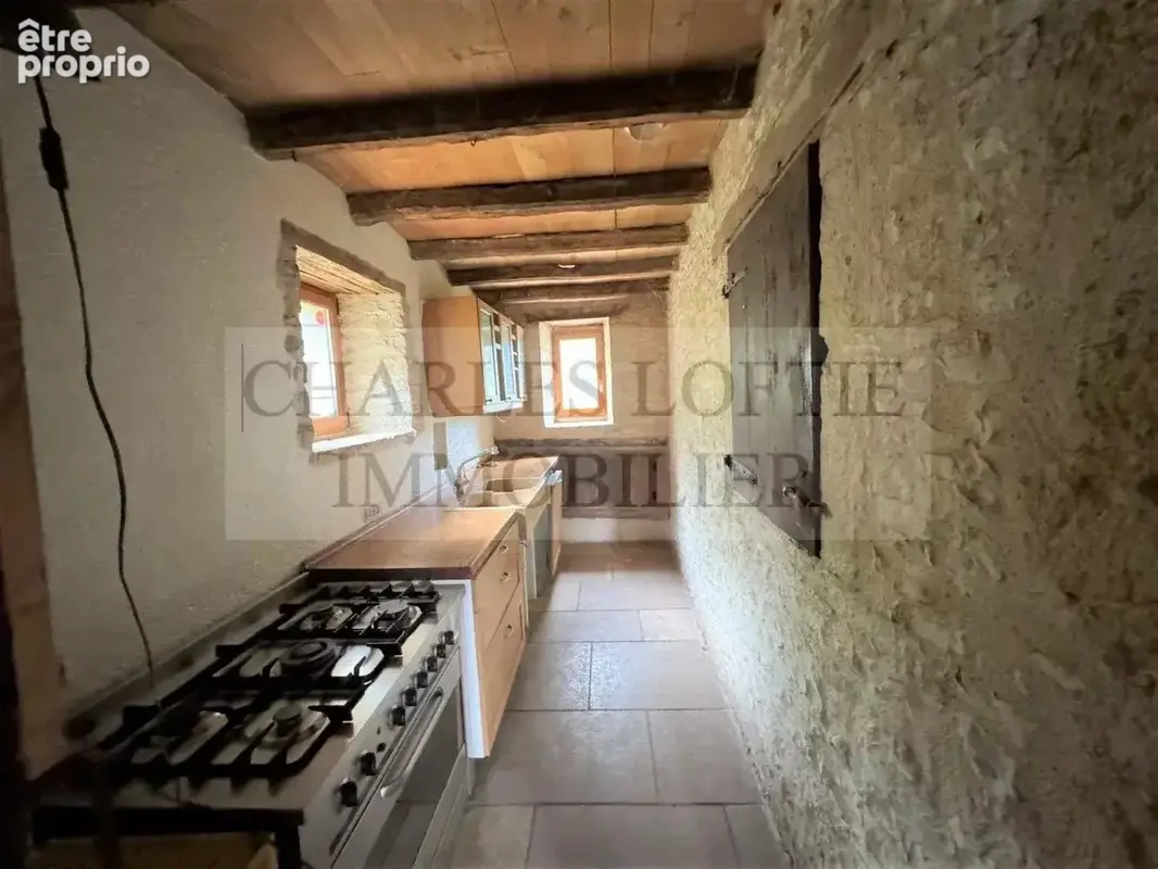 Superbe ensemble en pierre sur 2.9 ha de terrain - photo 10