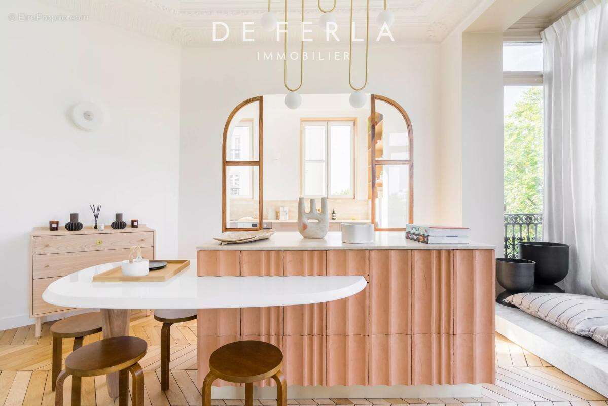 Appartement à PARIS-11E