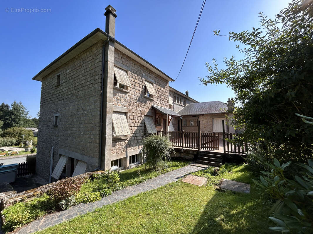 Autre à VITRAC-SUR-MONTANE
