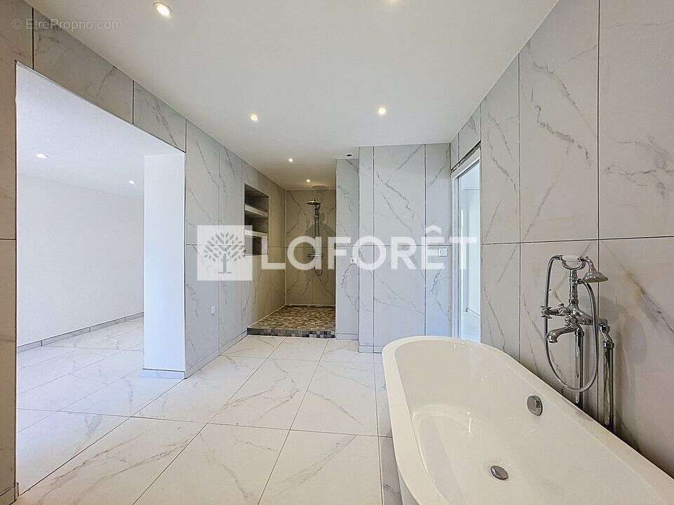 Maison à vendre Jassans Riottier 7 pièce(s) 235 m2 - photo 9