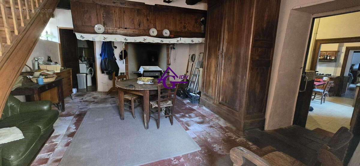 Maison à MIRANDOL-BOURGNOUNAC