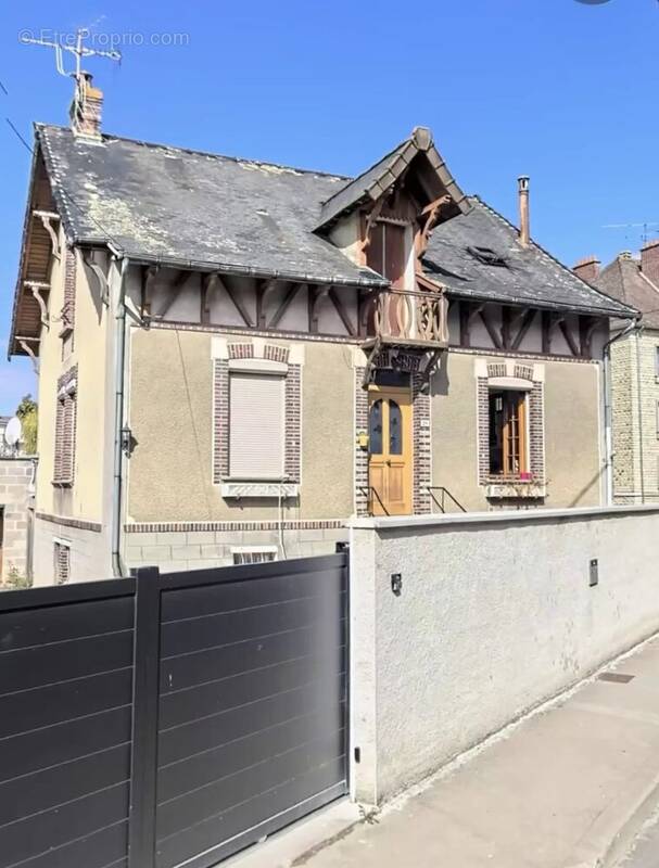 Maison à BRIENON-SUR-ARMANCON