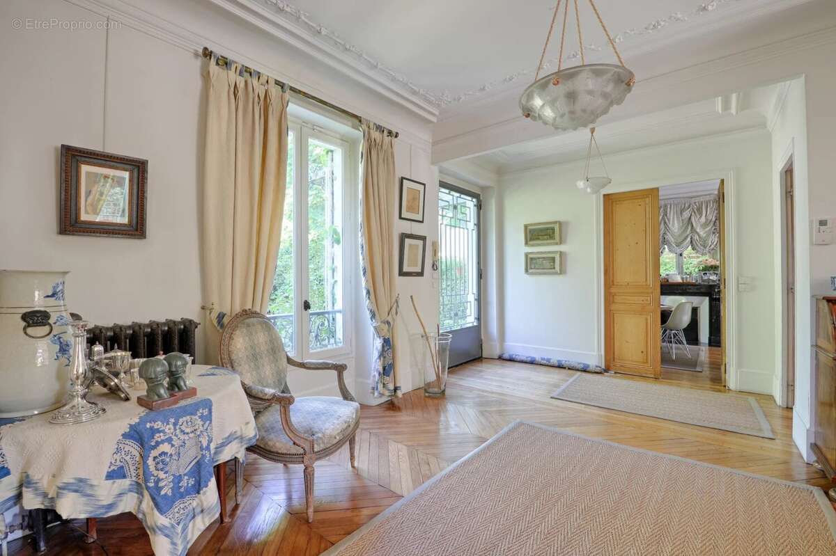 Maison à SAINT-MAUR-DES-FOSSES