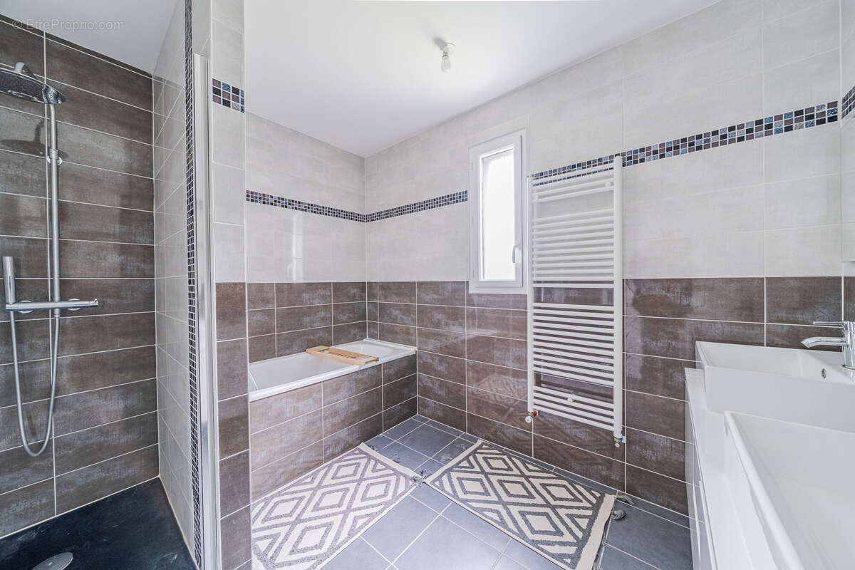 Maison à CHAMBRAY-LES-TOURS