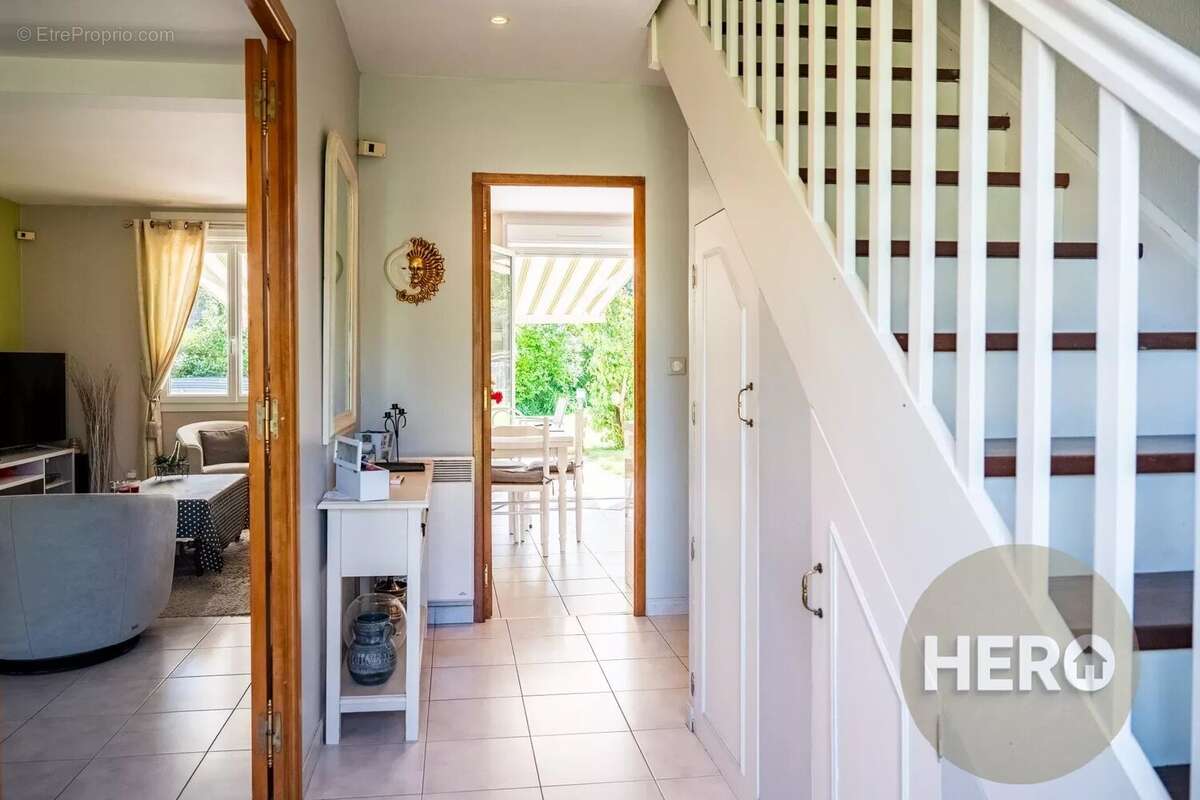 Maison à LE TREMBLAY-SUR-MAULDRE