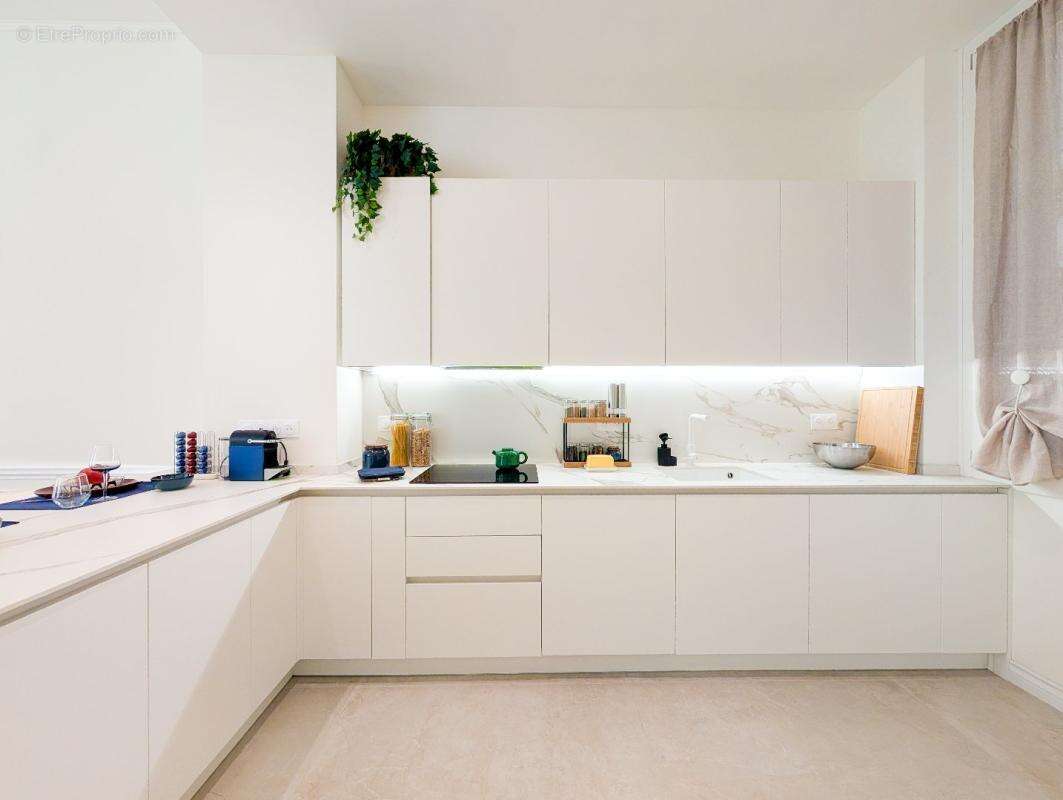 Appartement à AURIBEAU-SUR-SIAGNE