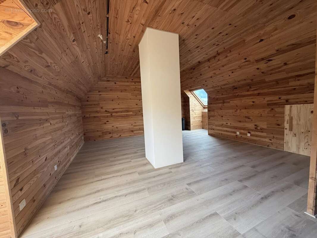 Maison à SAINT-CHERON