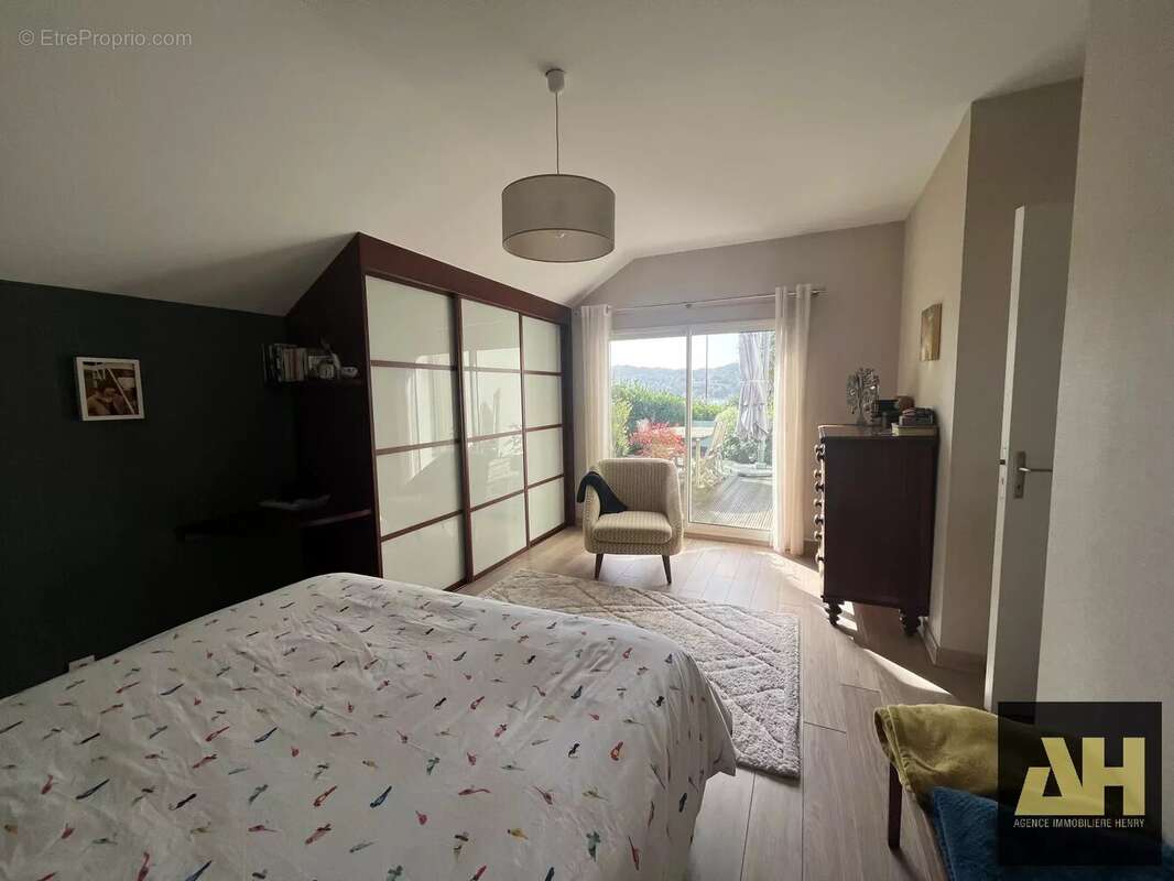 Maison à LE RELECQ-KERHUON