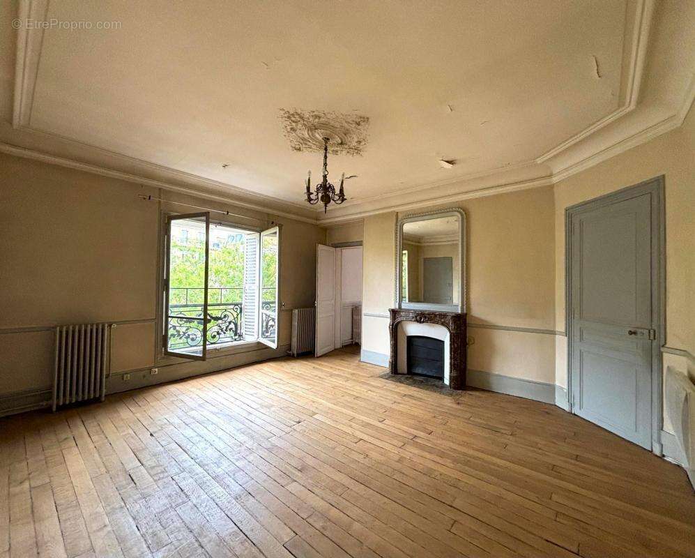 Appartement à PARIS-17E