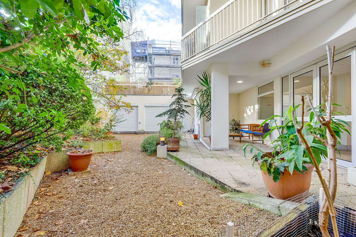 Appartement à PARIS-20E