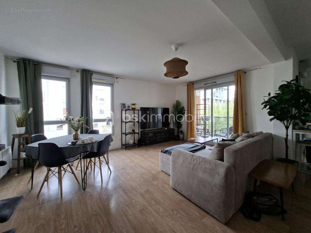 T3 spacieux avec terrasse - photo 3