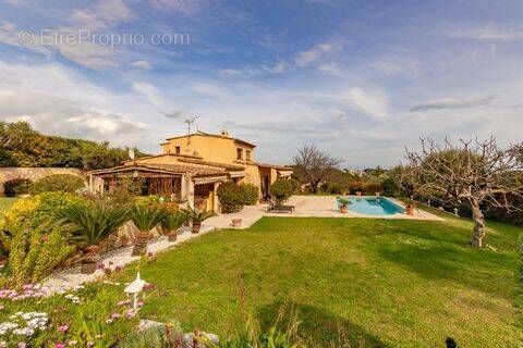 Maison 7 pièces 180 m² · à Antibes · 180 m² · 1 590 000 €
