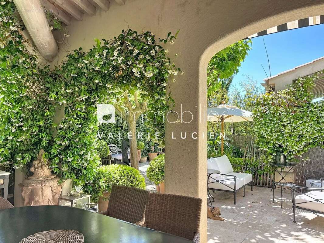Maison à MAUSSANE-LES-ALPILLES