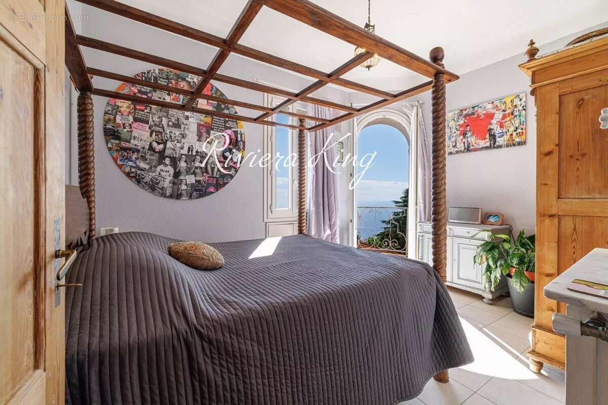 Magnifique villa 5 pieces a deux pas du centre village avec vue mer panoramique et grand garage la turbie (06320) - photo 5