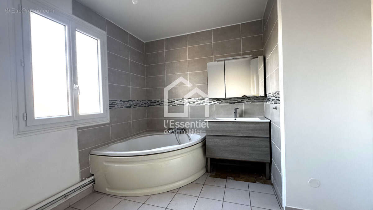 Appartement à VERNEUIL-SUR-SEINE