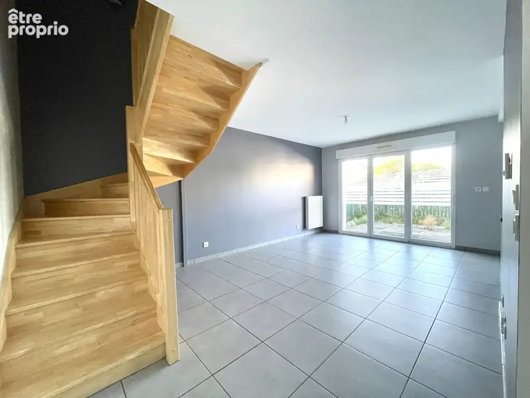 Appartement duplex avec terrasse et 2 places de parking à Richemont - photo 2
