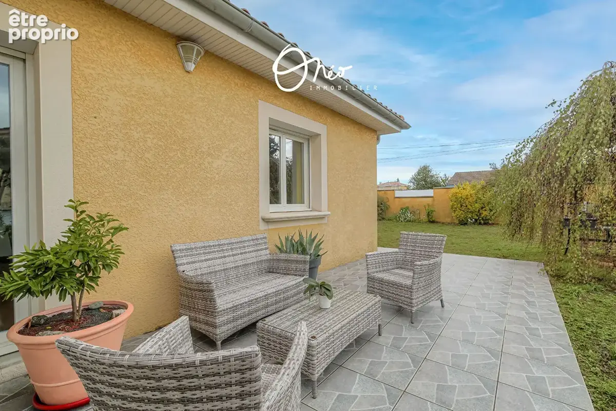 Mions - Maison de plain-pied de 118 m2 sur son terrain de 800 m2 - photo 3
