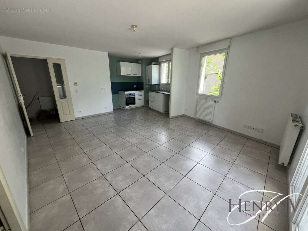Appartement à GIERES