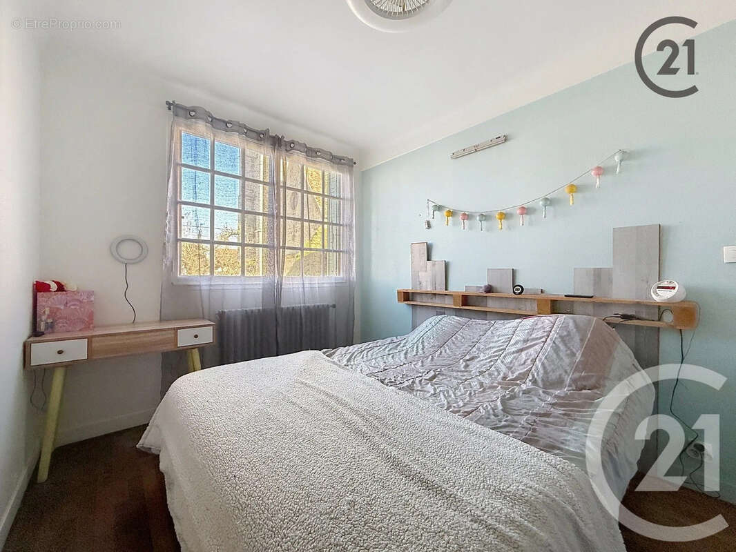 Maison à CHATENAY-SUR-SEINE