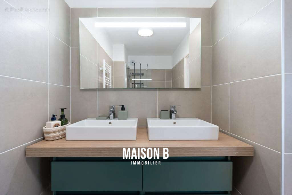 Appartement à MARSEILLE-2E
