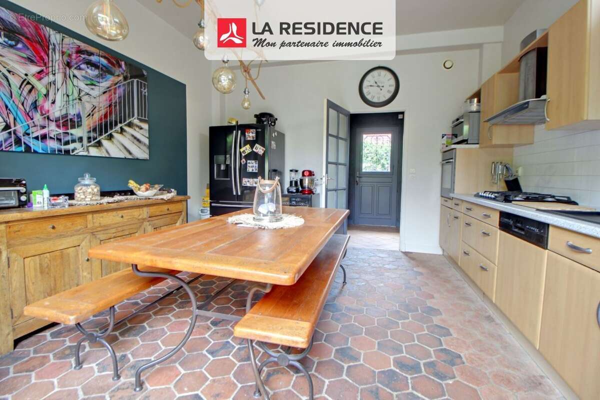 Maison à LES CLAYES-SOUS-BOIS