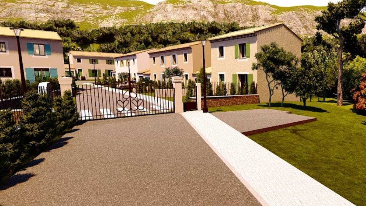 Terrain à PLAN-D&#039;AUPS-SAINTE-BAUME