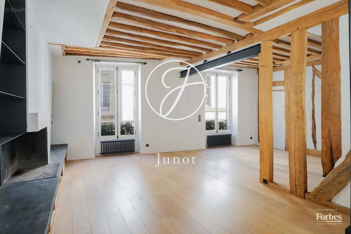 Appartement à PARIS-4E