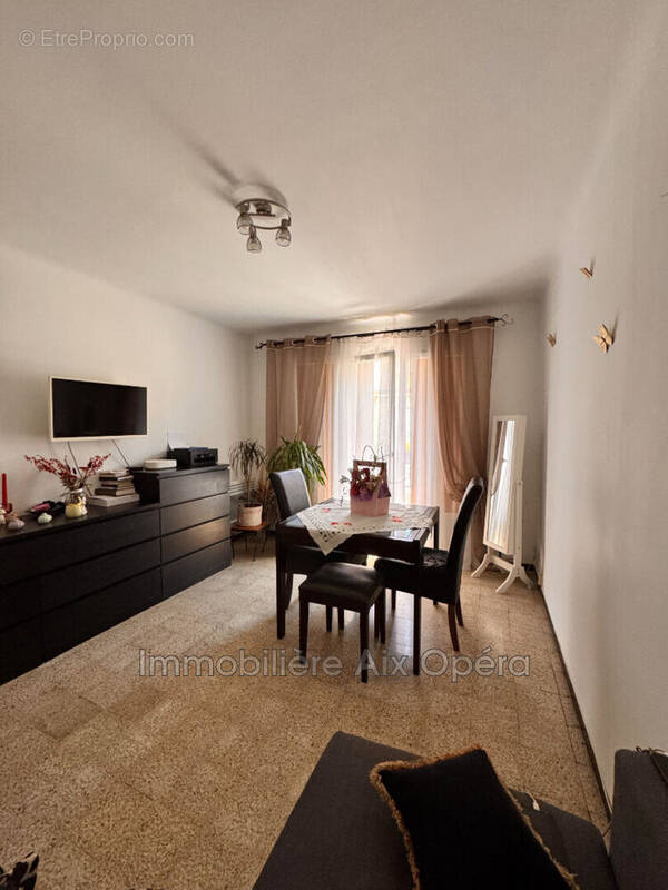 Appartement à MARSEILLE-4E