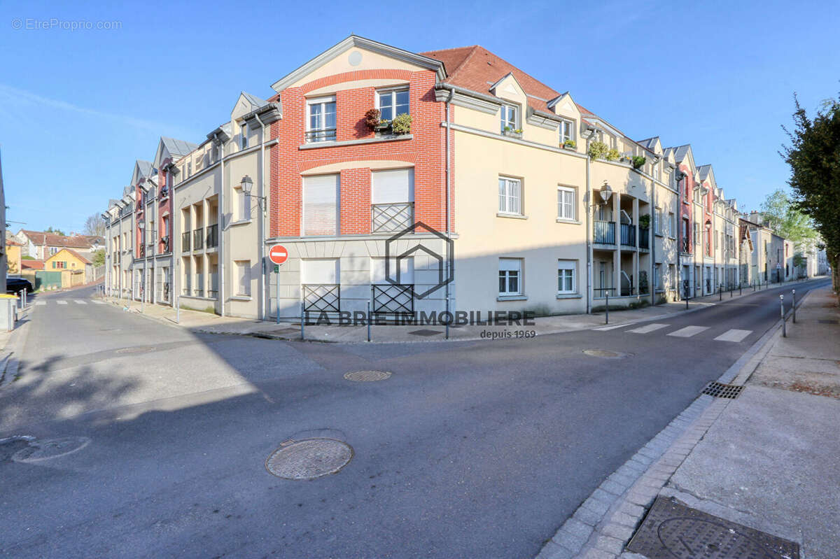 Appartement à BRIE-COMTE-ROBERT
