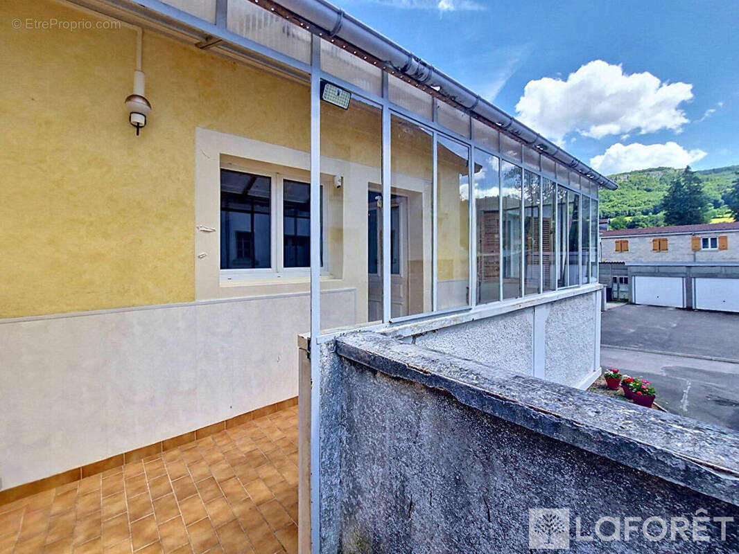 Appartement à PONT-DE-ROIDE