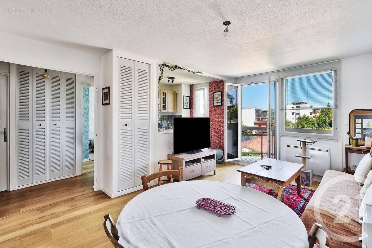 Appartement à SATHONAY-CAMP