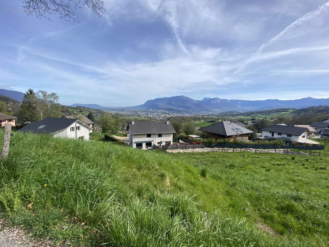 Terrain à SAINT-CASSIN