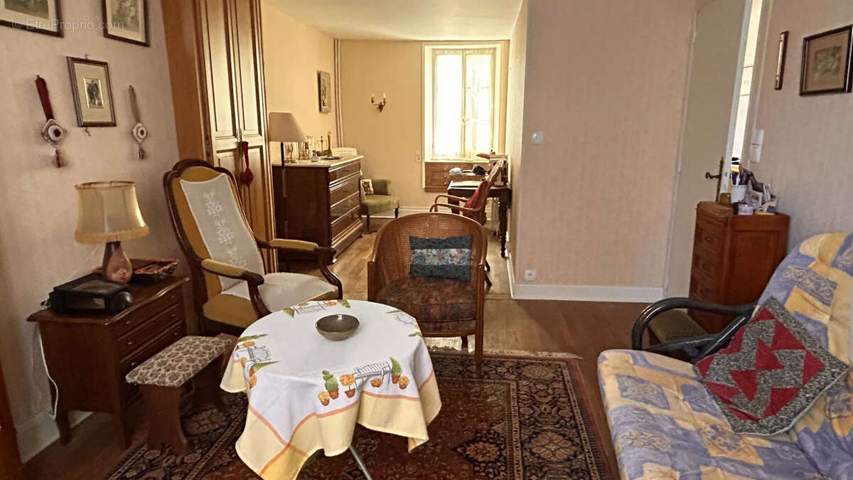 Maison à ARGENTON-SUR-CREUSE