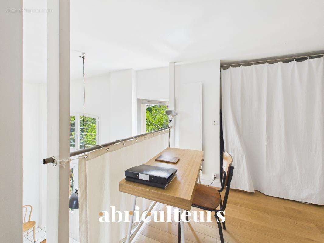 Appartement à LES LILAS