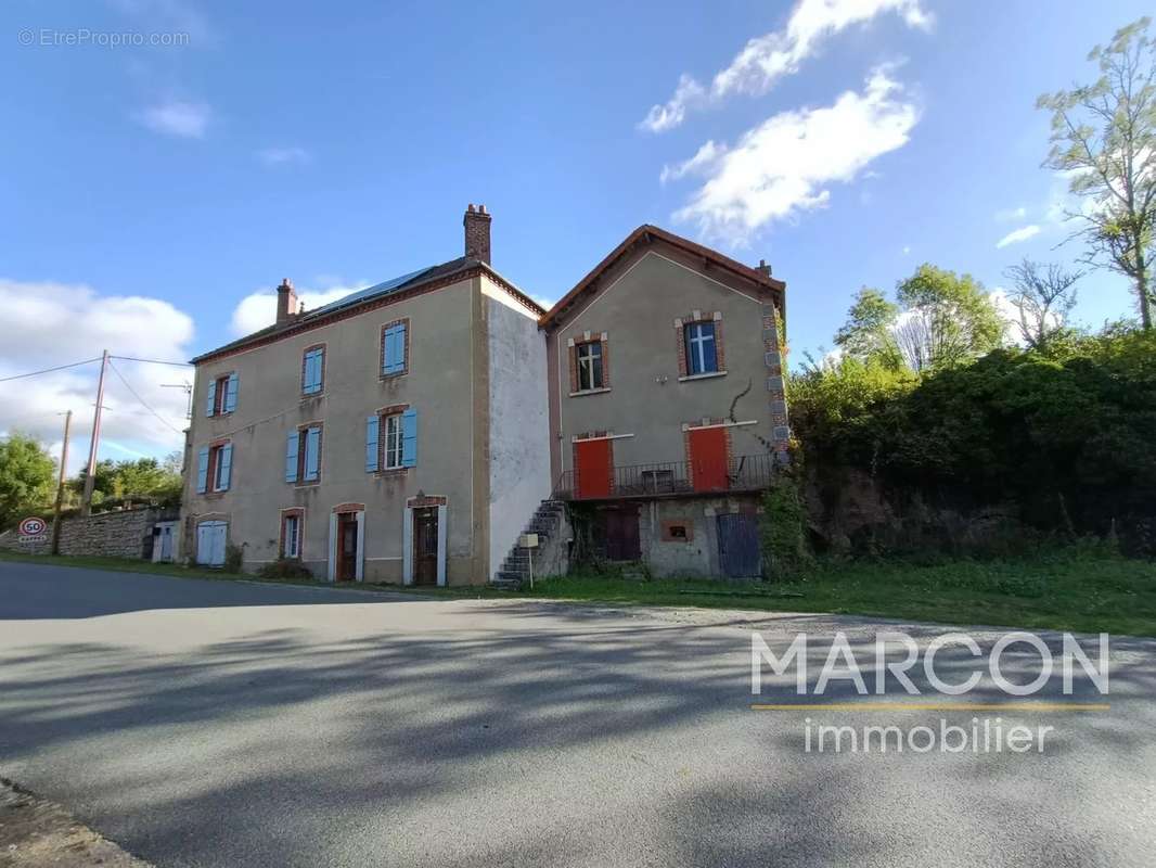 Maison à SAINT-MEDARD-LA-ROCHETTE