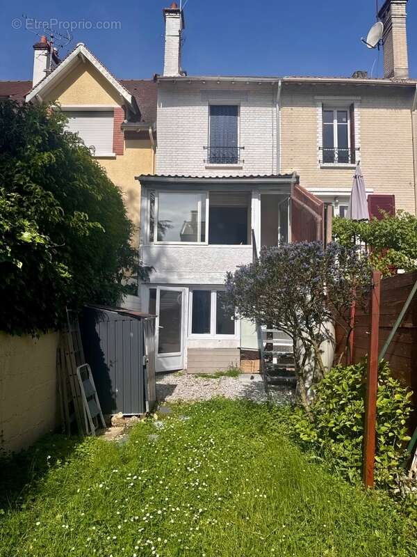 Le Perreux-sur-Marne – Maison avec jardin et garage- Quartier recherché et au calme - photo 13
