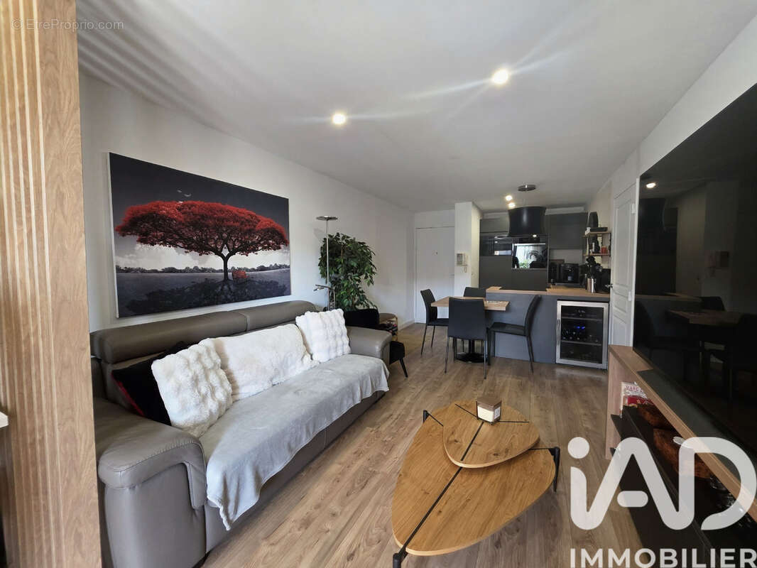 Photo 4 - Appartement à ROQUEBRUNE-SUR-ARGENS