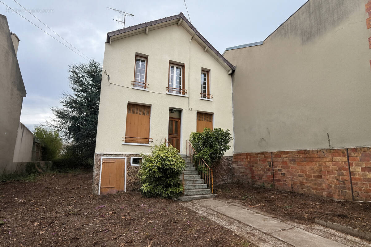 Maison à SARTROUVILLE