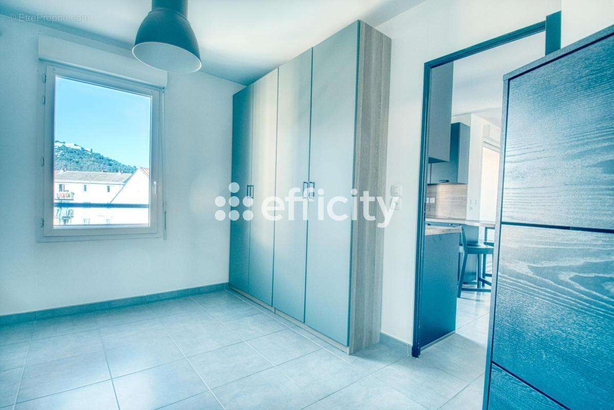 Appartement à SIX-FOURS-LES-PLAGES