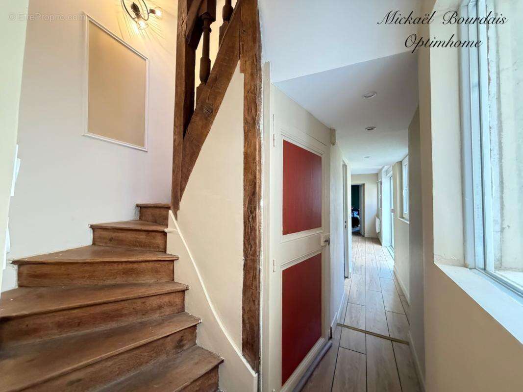 Maison familiale 158 m² + 50 m² aménageables - 4 chambres - Centre Le Lude - photo 7