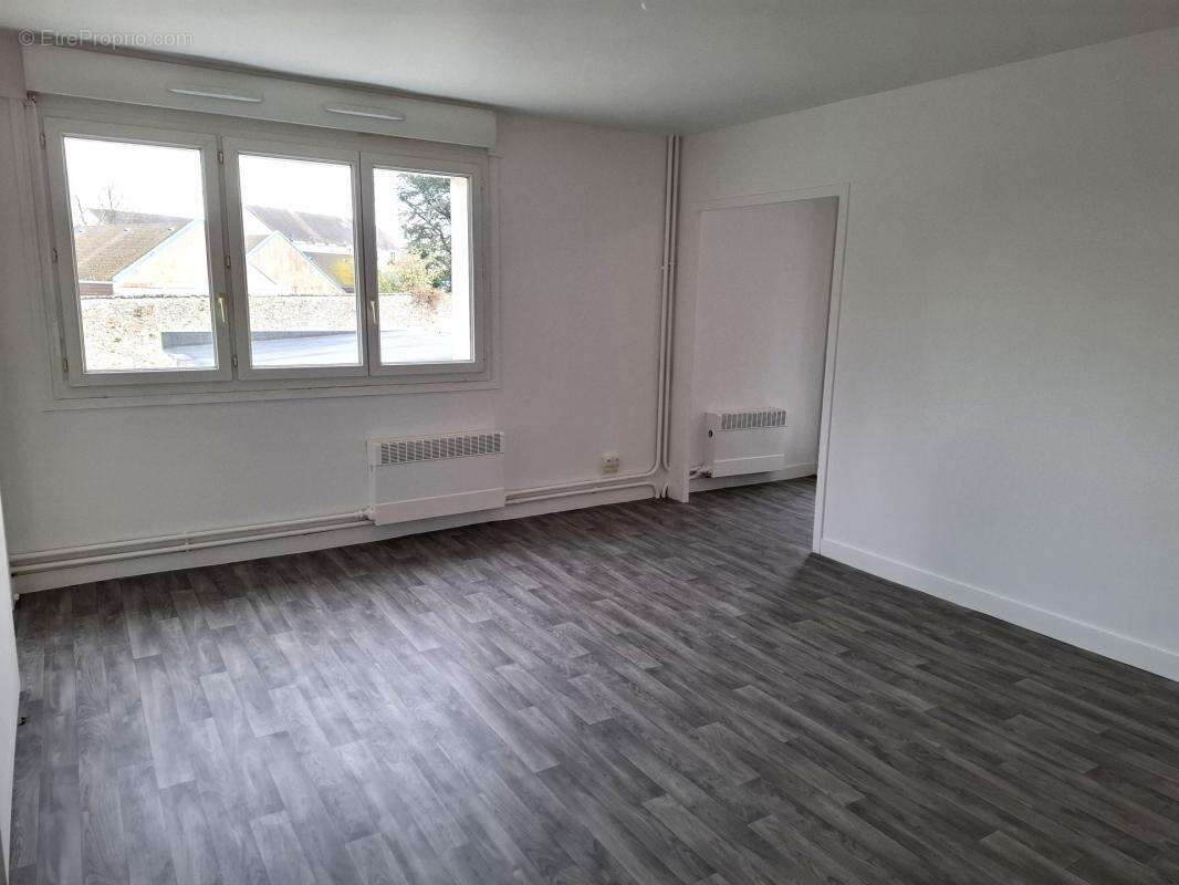 Appartement à COUBERT