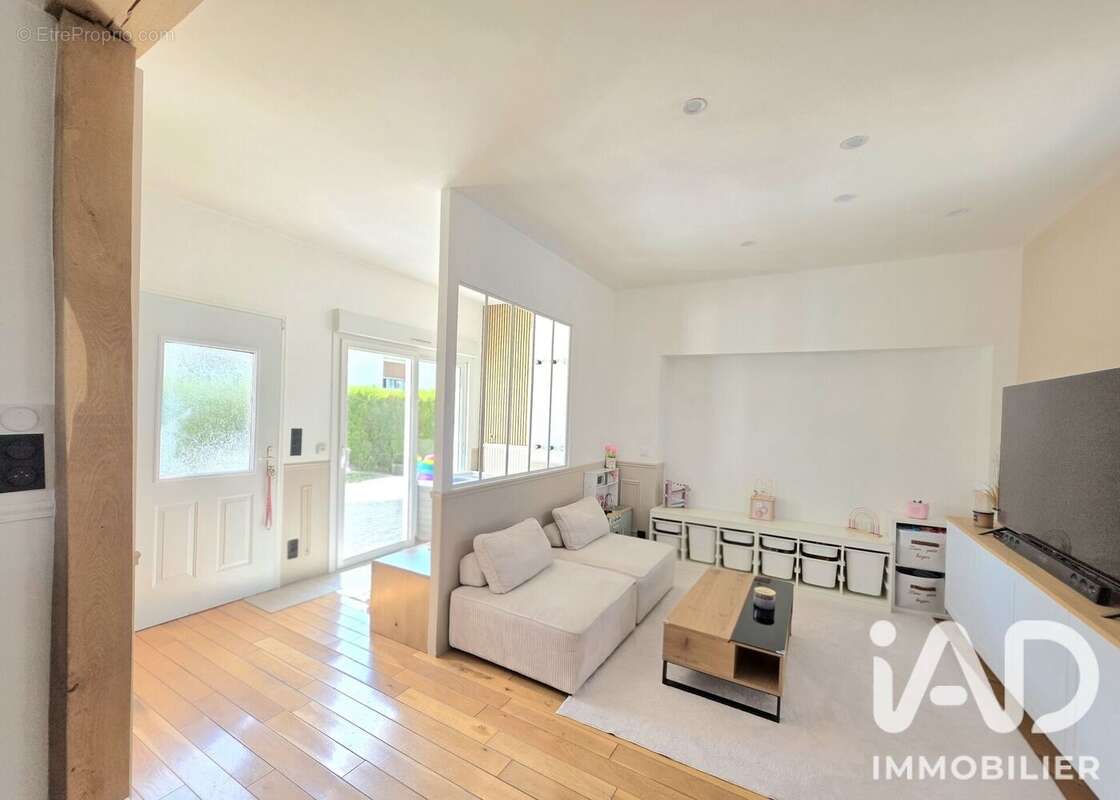 Maison 90 m² à La Chapelle-Saint-Luc  - photo 3