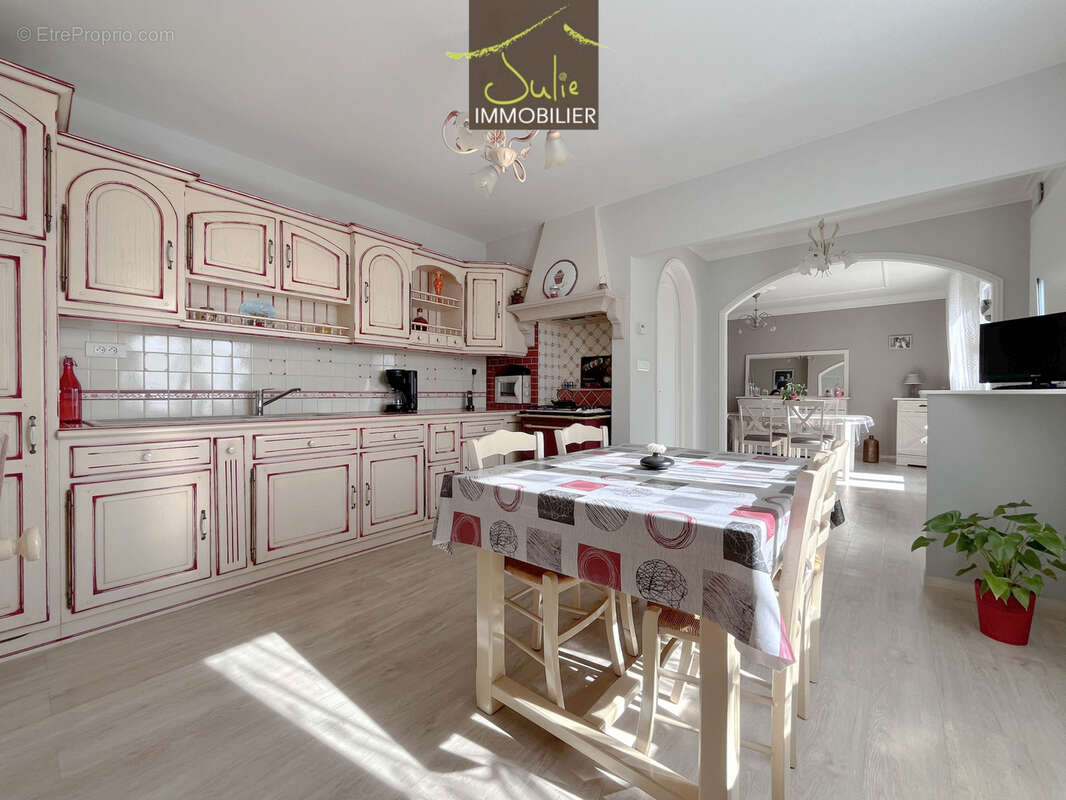 Maison à LA FORET-SUR-SEVRE